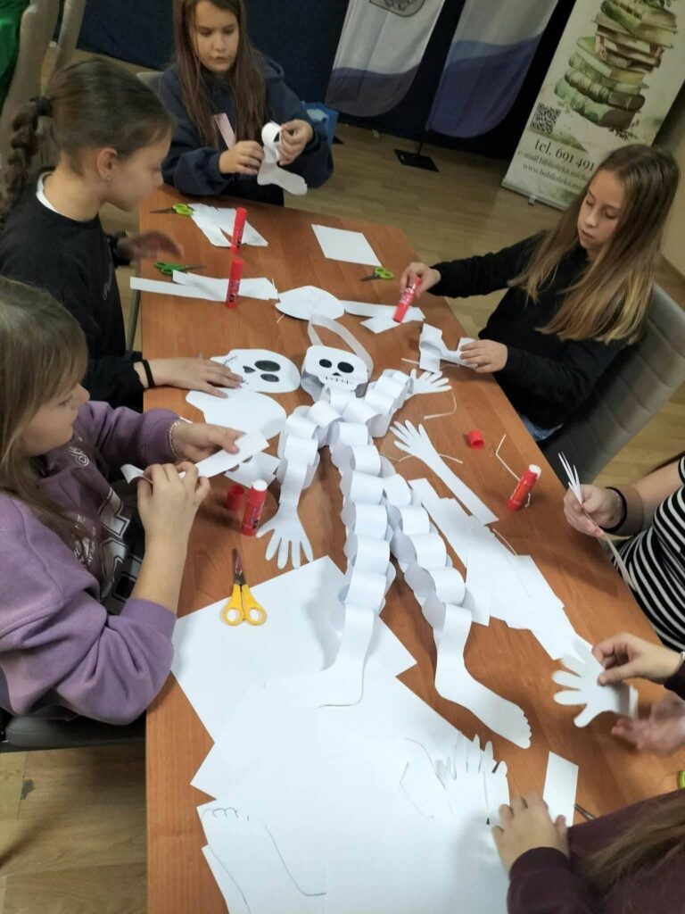 Halloweenowe warsztaty w bibliotece!