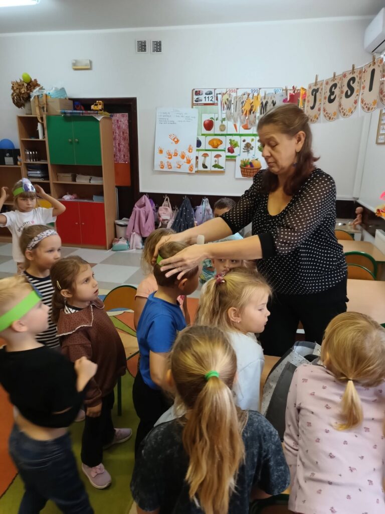 Głośne czytanie w przedszkolu – „Rzepka” Juliana Tuwima