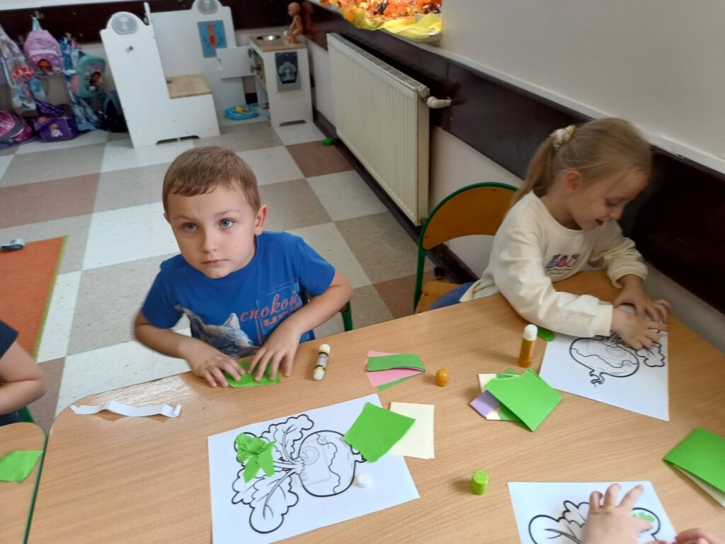 Głośne czytanie w przedszkolu – „Rzepka” Juliana Tuwima