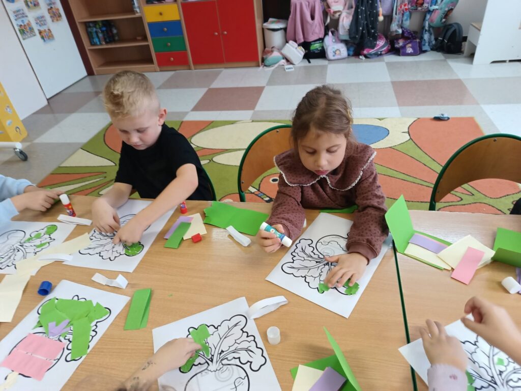 Głośne czytanie w przedszkolu – „Rzepka” Juliana Tuwima
